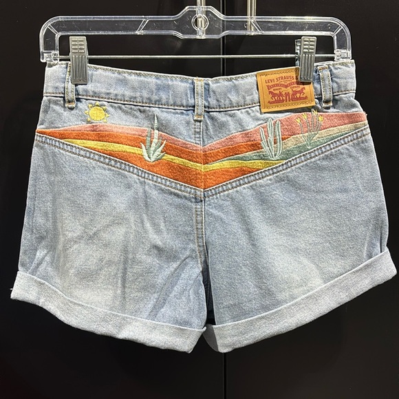 Levi Strauss Desert Sky High-rise,loose thru hip/thigh,adjustable waist Mini Mom - Picture 1 of 5